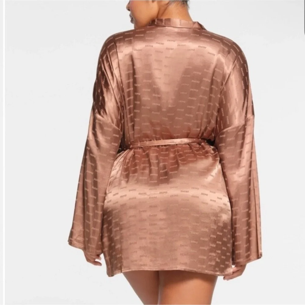 NWT Skims Woven Jaquard Short Robe Size L - Picture 3 of 5